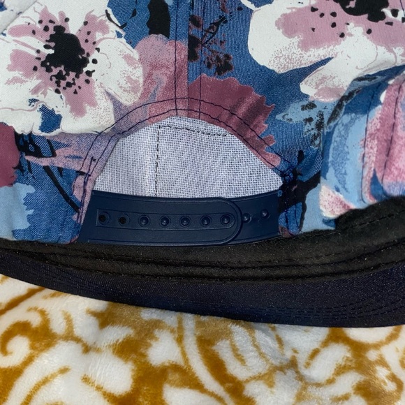 Hats hats hats - Picture 7 of 7